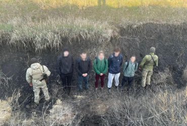 З пострілами, як у кіно: на Одещині ухилянти-втікачі потрапили у протитанковий рів