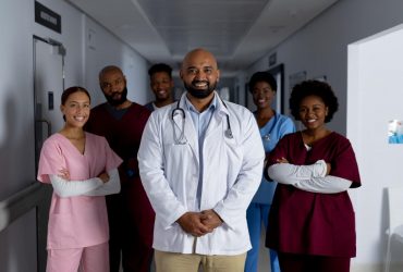 РФ начала набирать врачей из Африки: британская разведка рассказала о новой проблеме врага