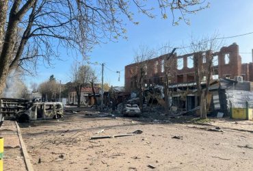 На Сумщині росіяни скинули 4 КАБи на центр міста: подробиці атаки (фото)