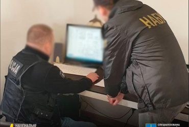 Закупка вооружения по завышенным ценам: в Украине и Польше прошли обыски