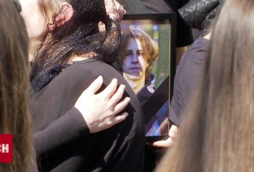 Убийство 16-летнего Максима на фуникулере: родные в слезах, а подозреваемый не признает вины