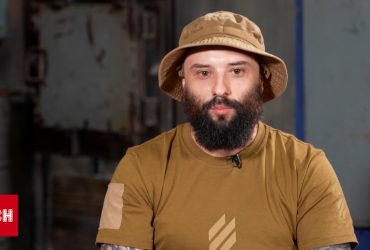 Військовий і комік Віктор Розовий важко поранений: що відомо