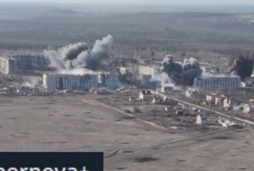 Россия стирает Часов Яр: в сети показали массированный авиаудар (видео)