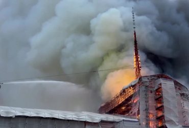 У Копенгагені масштабна пожежа: горить унікальна пам'ятка архітектури