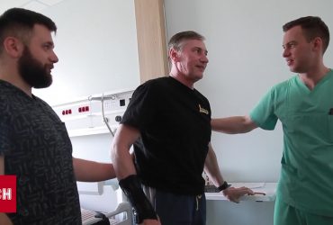 Капітан ЗСУ Ігор Крупнов втратив на війні ноги - протези йому вживили в кістки і він пішов