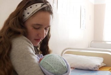 Перейми у потязі: як 18-річна вагітна не доїхала до Рівненщини, а її коти продовжили подорож самі