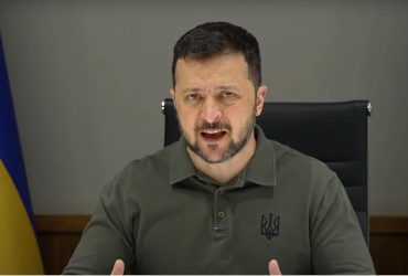 Дайте нам ППО, врятуйте людей: Зеленський прокоментував удар по гіпермаркету в Харкові