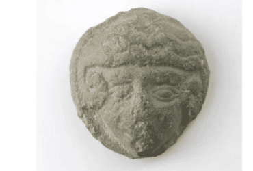 На поле в Дании нашли мини-портрет Александра Македонского