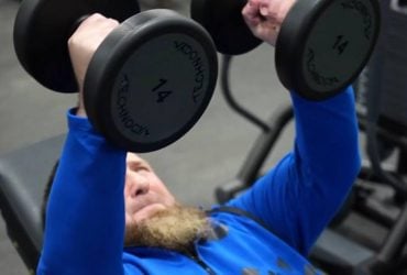 Тужился в спортзале: Кадыров рассмешил показушной тренировкой (видео)