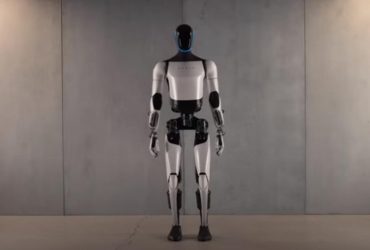 Робот Optimus від Tesla може надійти в продаж вже у 2025 році, - Reuters