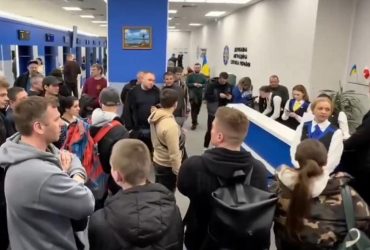 Протесты украинцев в Варшаве: в 3-й штурмовой жестко проехались по заграничному фронту