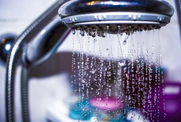 Традиція приймати душ щодня залишиться в минулому чи ні: BBC дізналося прогноз