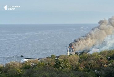 Росіяни вдарили ракетами по Одесі: є загиблі та поранені (відео)