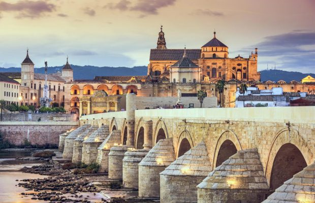 Заміна Барселоні та Майорці: мешканка Іспанії назвала дев'ять найбільш недооцінених міст країни