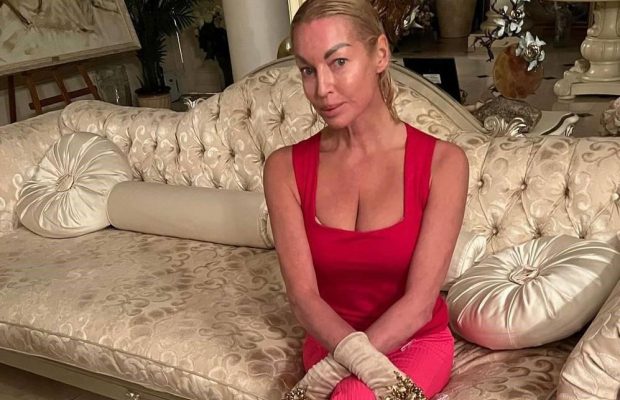 Путинистка Волочкова отреагировала на упреки насчет своего алкоголизма: "Половина населения пьет"