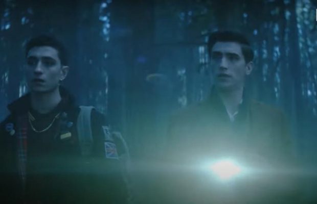 Вышел первый трейлер фэнтези-сериала "Мертвые мальчики-детективы" по комиксам Нила Геймана