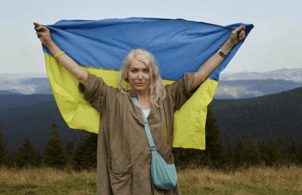 "Мені достатньо": травесті-діва Монро зізналася, скільки заробляє під час війни