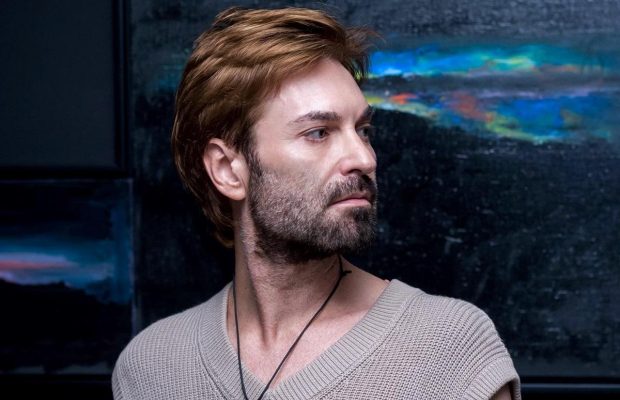 "Любовь меня уничтожила": известный украинский певец впервые рассказал об измене