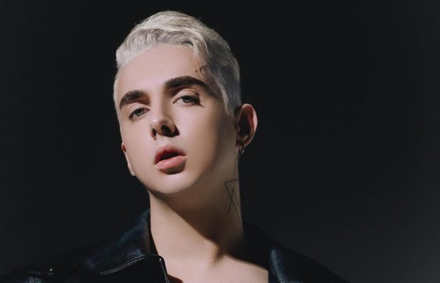 Известный украинский певец рассказал о поступке сумасшедшей фанатки: "Аж стремно"