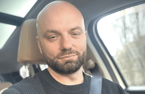 Слава Дьомін закрутив новий роман: ведучий показав перше фото з коханою