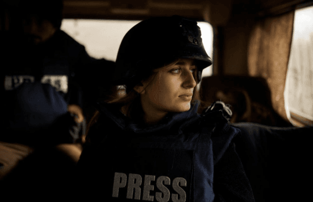 Продюсер "20 дней в Мариуполе" рассказала, как вывозила материалы для фильма: "Прятали в карманы и одежду"