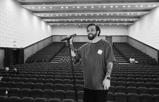 Лідер гурту "Без Обмежень" розсекретив країну, куди переїдуть його діти