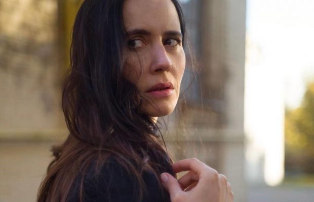 Звезда сериала "Перевозчица" рассказала, что готова пойти на фронт