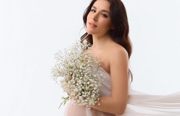 Ведущая "Танцев со звездами" раскрыла страну, в которой будет рожать и, будет ли ее муж на родах