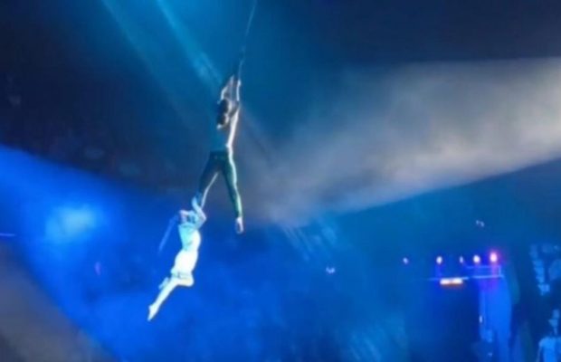 В Запорожье артисты цирка сорвались с высоты прямо во время представления (видео)