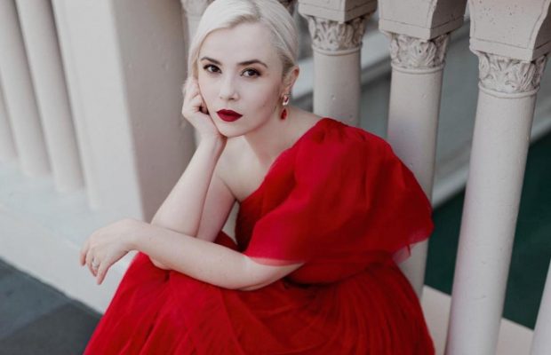 Певица Мика Ньютон показала, как выглядела до своей популярности (фото)