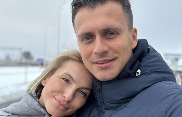 Жена Александра Скичко трогательно поздравила любимого с праздником и показала фото с ним