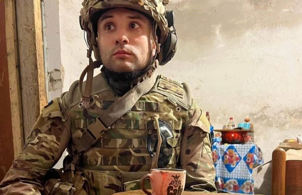 Жена комика Виктора Розового сообщила о его состоянии после тяжелого ранения на фронте