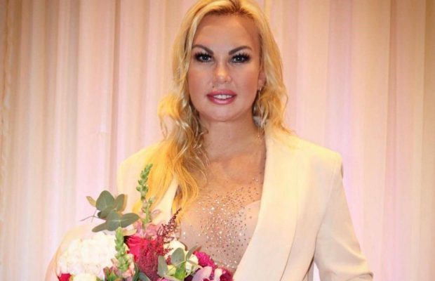 Певица Камалия показалась в белом платье и намекнула на свадьбу (фото)