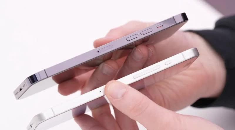 iPhone 16 и будущие айфоны могут оказаться без физических кнопок / Скриншот Unbox Therapy iPhone 16 и будущие айфоны могут оказаться без физических кнопок / Скриншот Unbox Therapy