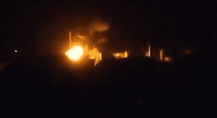 Ночью беспилотники СБУ посетили военный аэродром и два НПЗ в России (видео)