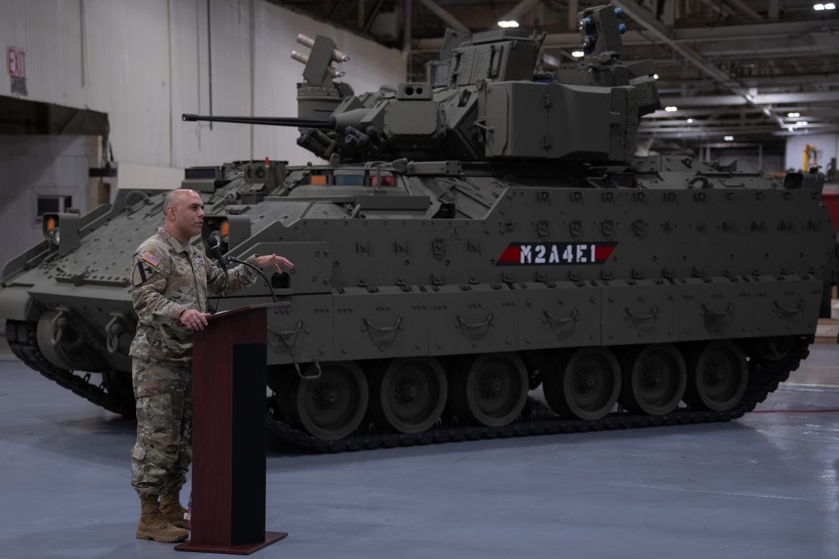 Bradley M2A4E1 була представлена минулого тижня / фото facebook.com/peogcs Bradley M2A4E1 була представлена минулого тижня / фото facebook.com/peogcs