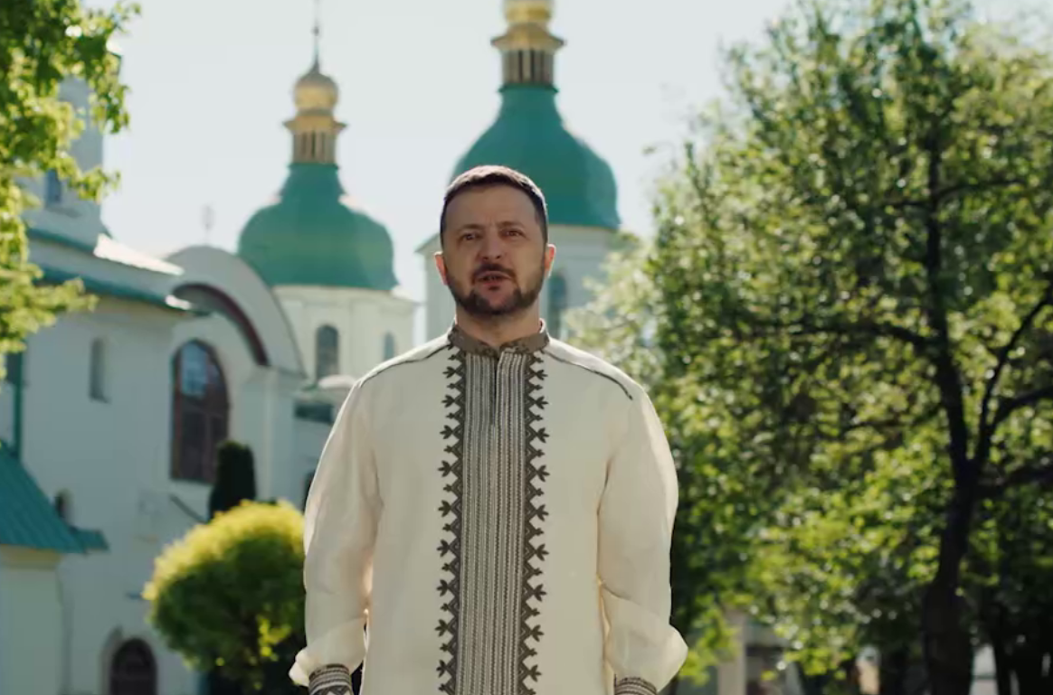 Зеленский на Пасху заверил, что бог вернется в Мариуполь, поможет украинцам выиграть войну / фото скриншот Зеленский на Пасху заверил, что бог вернется в Мариуполь, поможет украинцам выиграть войну / фото скриншот