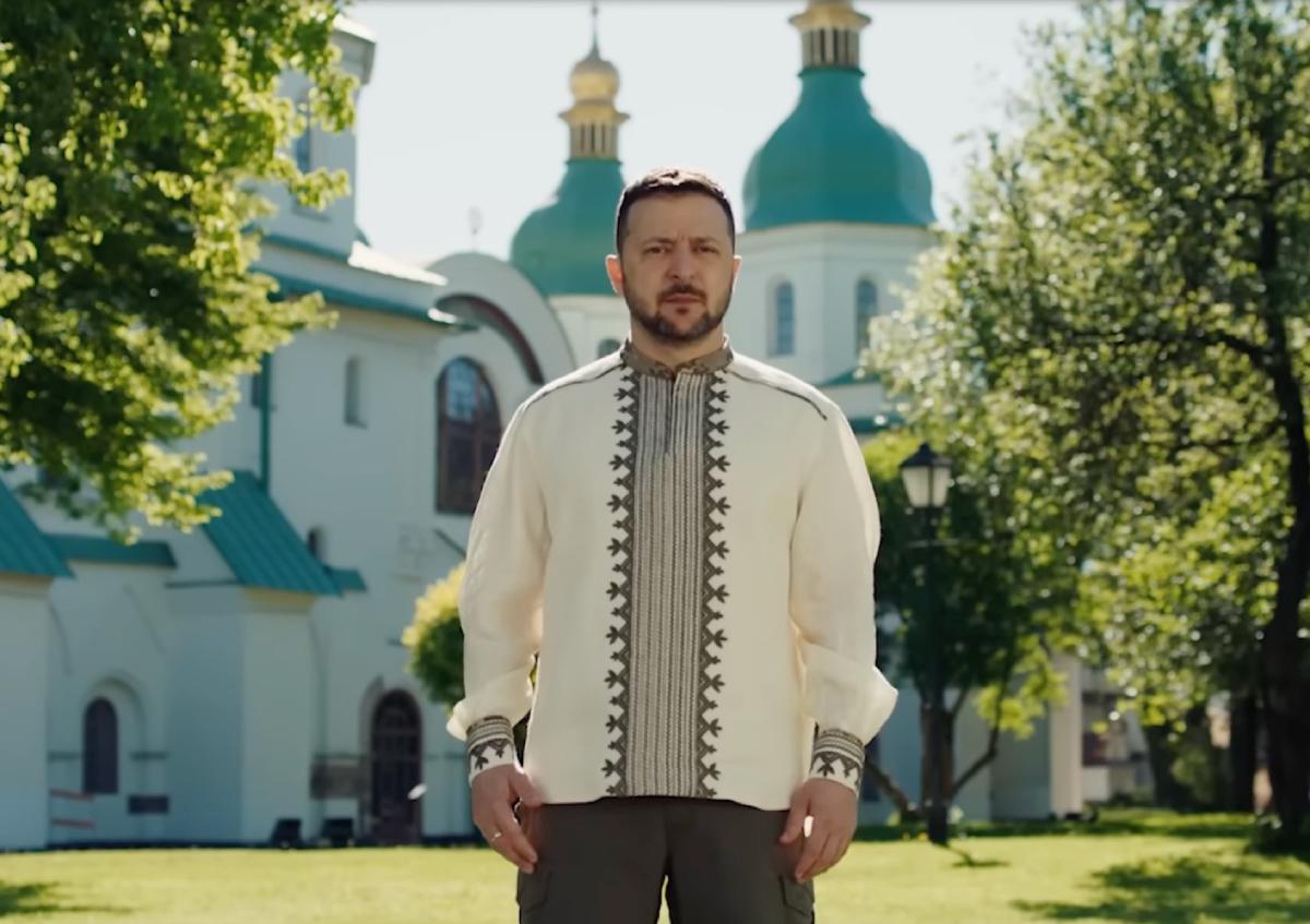 Володимир Зеленський порушив свою традицію / Скріншот з відео Володимир Зеленський порушив свою традицію / Скріншот з відео