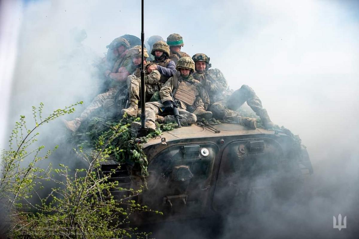 Украина до сих пор вынуждена воевать "с завязанными руками" / фото Генштаб ВСУ Украина до сих пор вынуждена воевать "с завязанными руками" / фото Генштаб ВСУ