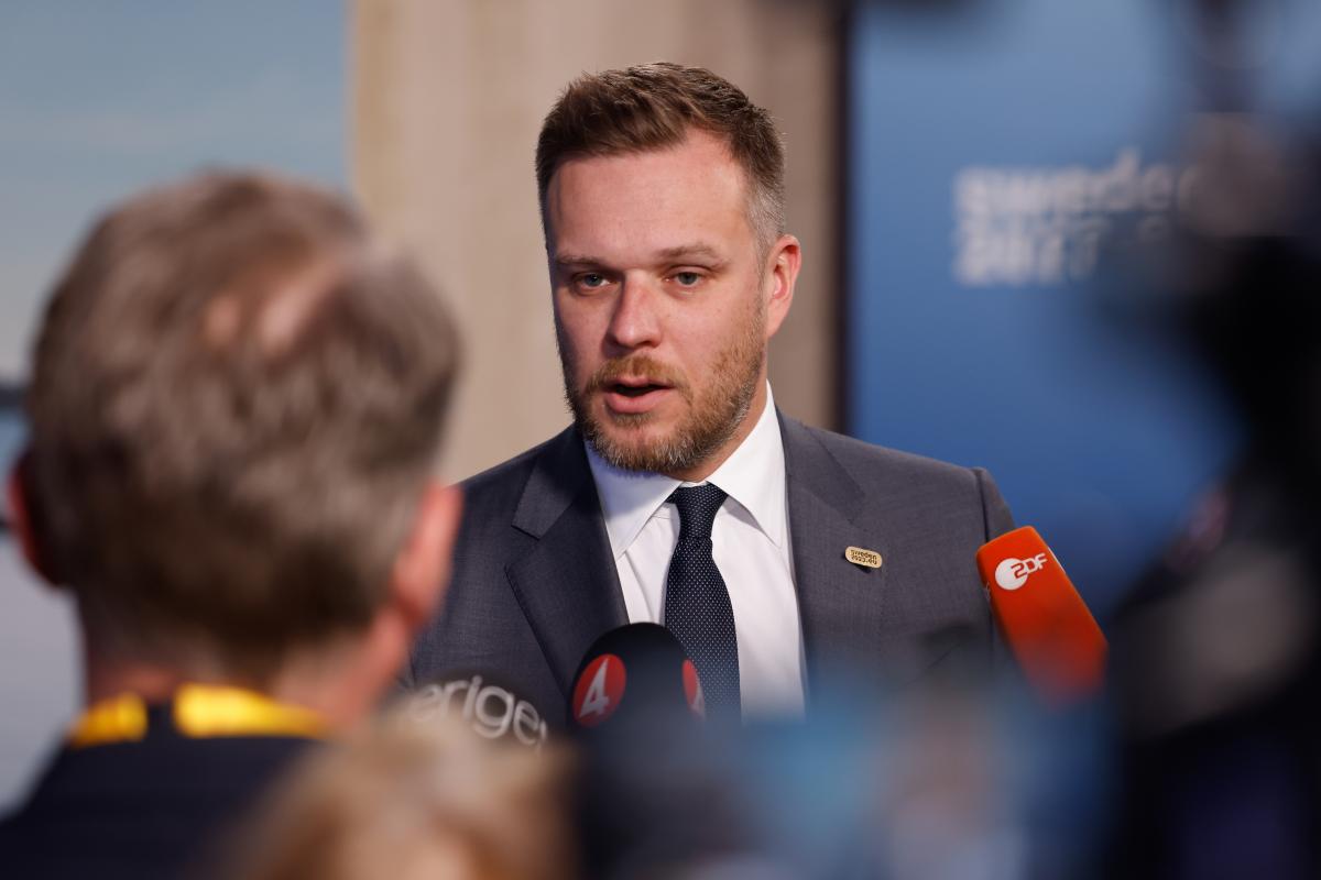 Міністр закордонних справ Литви таким чином підтримав ініціативу Макрона / фото European Union Міністр закордонних справ Литви таким чином підтримав ініціативу Макрона / фото European Union