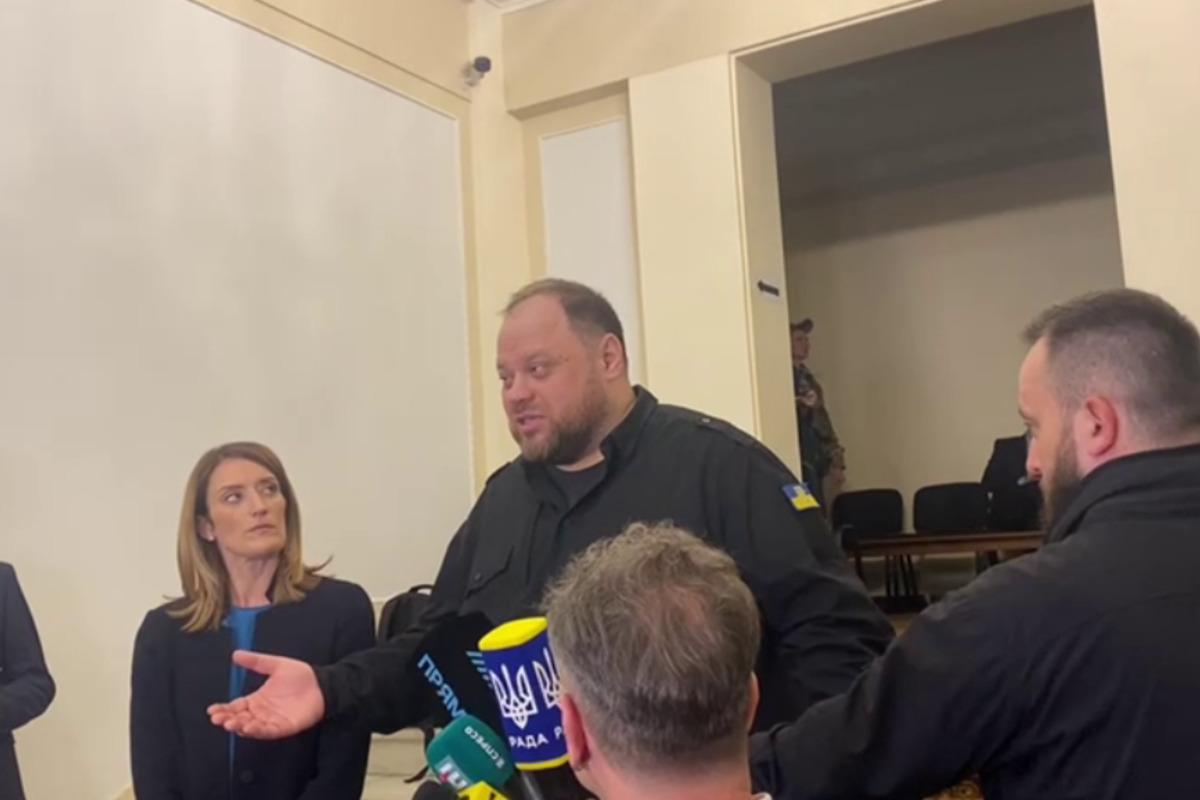 Президентці Європарламенту в Києві довелося спуститися в укриття через загрозу обстрілів Росією / фото скріншот Президентці Європарламенту в Києві довелося спуститися в укриття через загрозу обстрілів Росією / фото скріншот