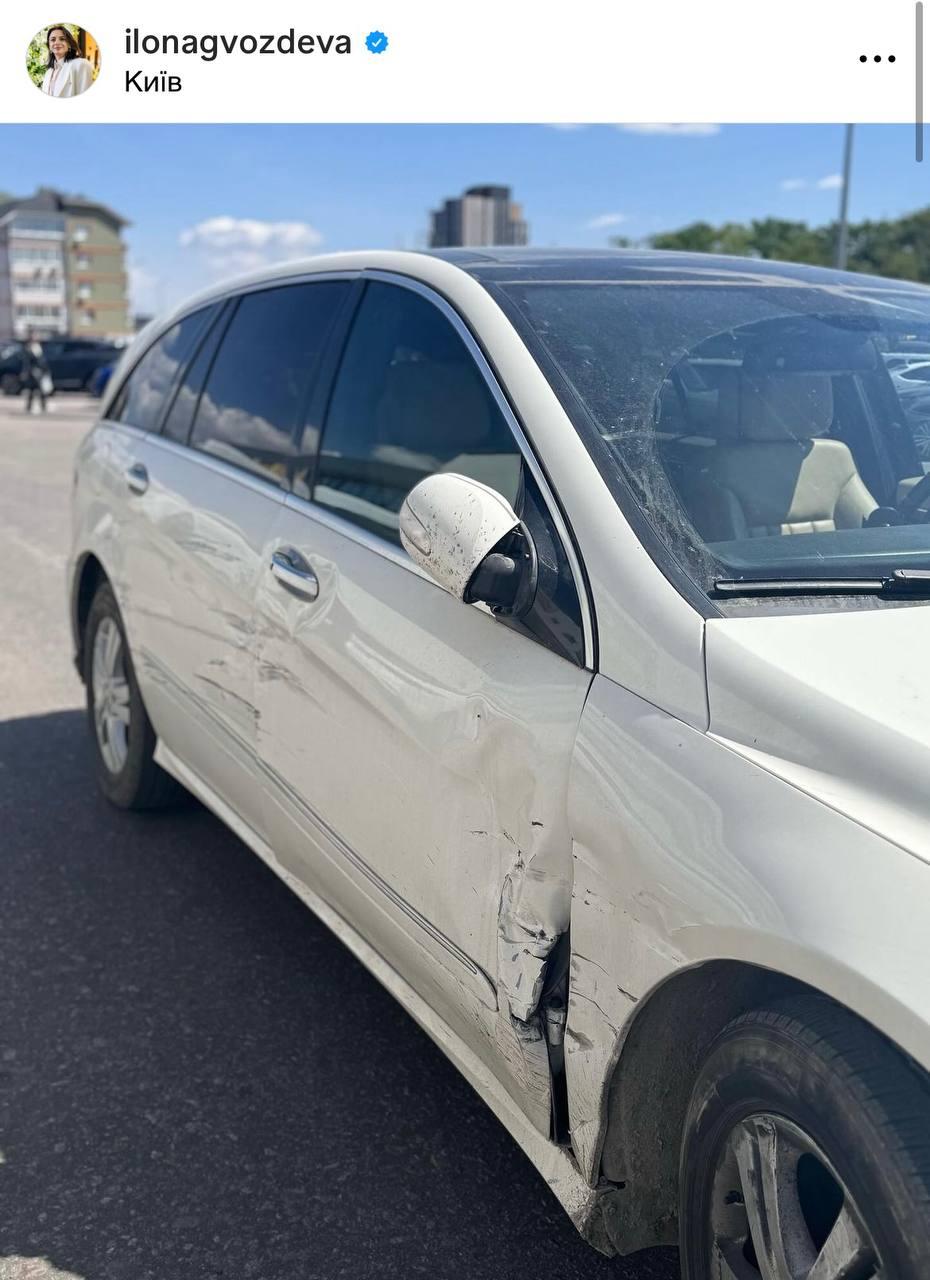 Пошкоджена машина Ілони / фото інстаграм Ілони Гвоздьової Пошкоджена машина Ілони / фото інстаграм Ілони Гвоздьової