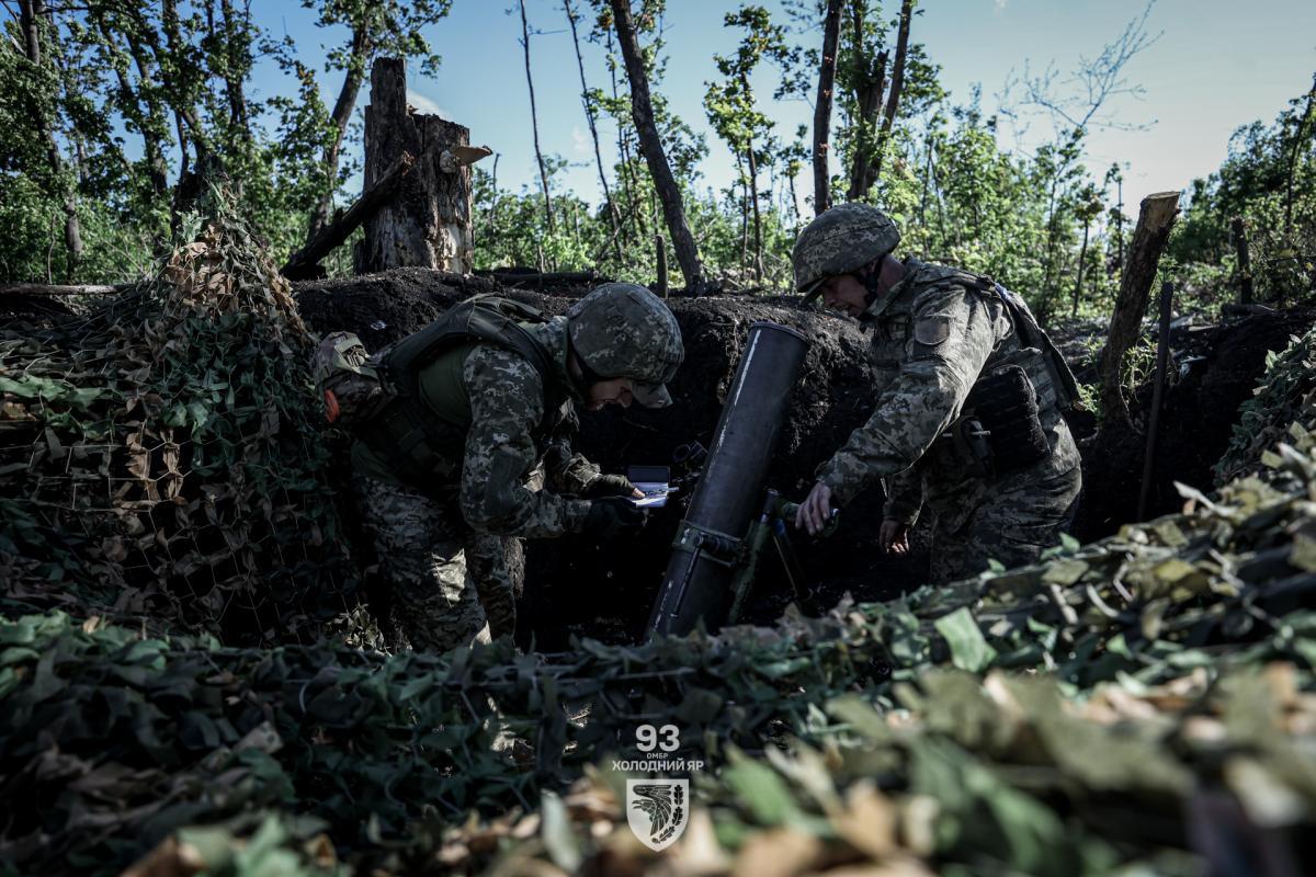 На фронте ведутся тяжелые бои / фото 93 ОМБр Холодный Яр На фронте ведутся тяжелые бои / фото 93 ОМБр Холодный Яр