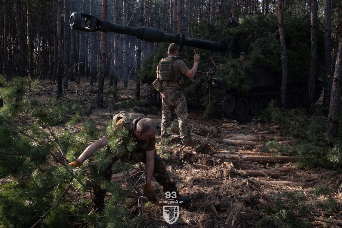 Генерал Мельник: На Харківщині точаться важкі бої, ЗСУ відійшли на деяких ділянках Генерал Мельник: На Харківщині точаться важкі бої, ЗСУ відійшли на деяких ділянках