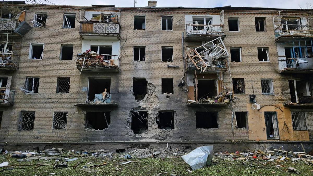 Вдень російські терористи атакували Херсон з авіаці / фото Олександр Прокудін Вдень російські терористи атакували Херсон з авіаці / фото Олександр Прокудін