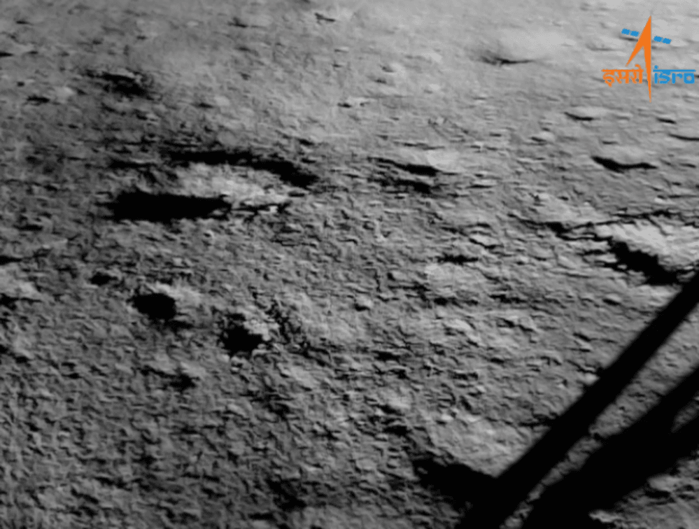Астероїди "приносять" на Місяць багато корисних металів / фото Indian Space Research Organisation Астероїди "приносять" на Місяць багато корисних металів / фото Indian Space Research Organisation
