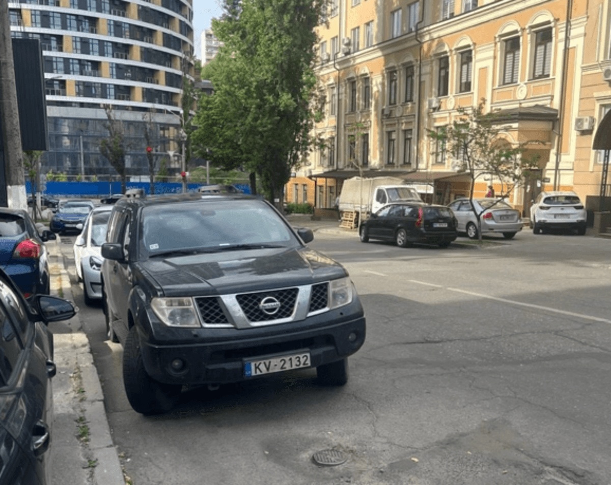 Антикоррупционер Шабунин попал в скандал: присвоил автомобиль, который закупили для фронта Антикоррупционер Шабунин попал в скандал: присвоил автомобиль, который закупили для фронта