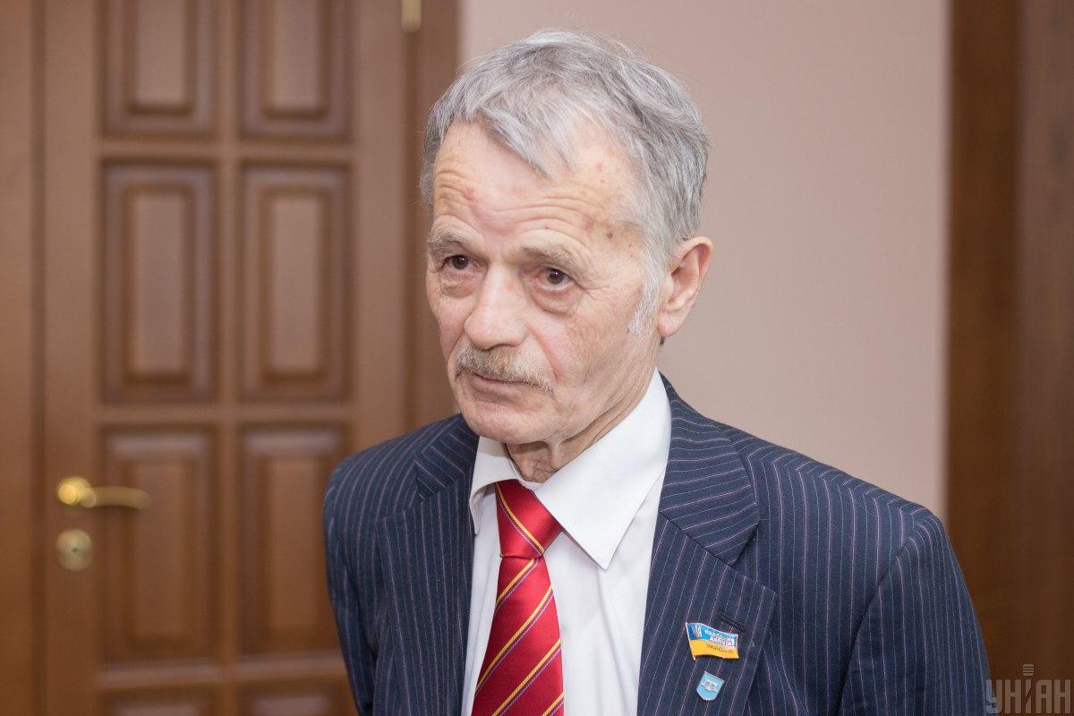 Мустафа Джемілєв розповів про військові підрозділи кримських татар, які захищають Україну / фото УНІАН Мустафа Джемілєв розповів про військові підрозділи кримських татар, які захищають Україну / фото УНІАН