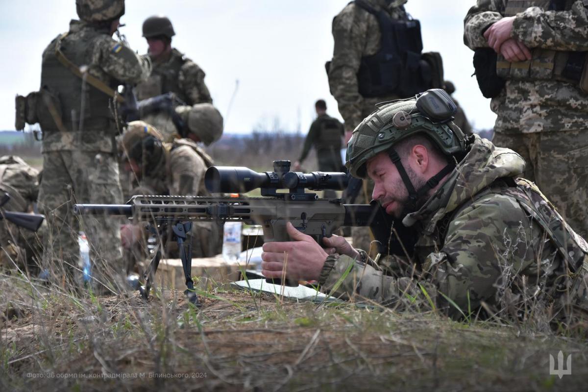 Українська влада не призиває молодь, адже думає про майбутнє країни, кажуть експерти / фото 36 обрмп ім. контрадмірала М. Білинського Українська влада не призиває молодь, адже думає про майбутнє країни, кажуть експерти / фото 36 обрмп ім. контрадмірала М. Білинського