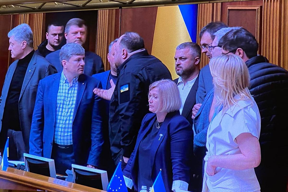 В частности ссору начали депутаты "Европейской солидарности" / фото УНИАН, Таня Поляковская В частности ссору начали депутаты "Европейской солидарности" / фото УНИАН, Таня Поляковская